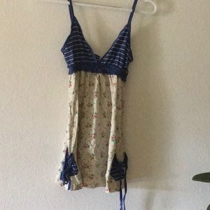 Flower blue stripe tank.